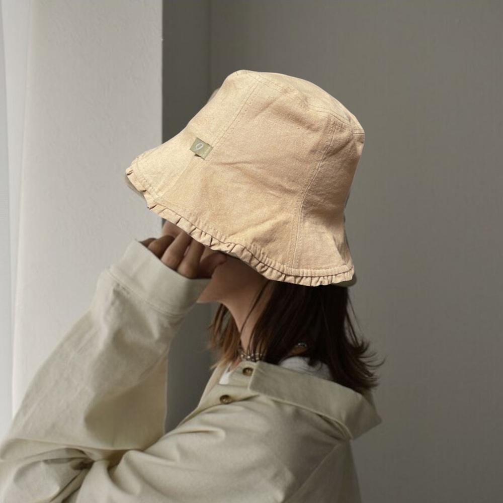 Reversible Linen Ruffle Hem Bucket Hat - Picture 2 of 10